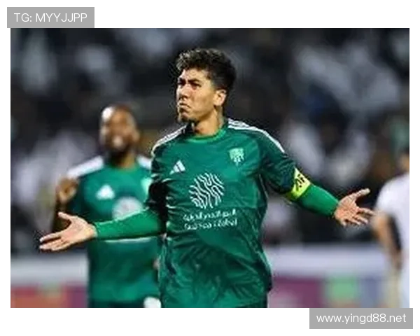 阿尔瓦雷斯与菲尔米诺伪九号角色构建及战术价值差异解析 阿尔瓦雷斯与菲尔米诺伪九号角色构建及战术价值差异解析