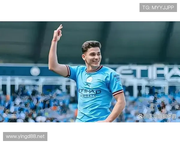 阿尔瓦雷斯曼城替补角色：体系适配与效率的战术平衡解析