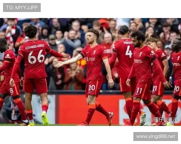 利物浦重返英超争冠行列，球队争冠形势变化与关键战表现面临考验。