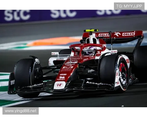 周冠宇下赛季豪装赛车照片流出，这装备感觉比豪门派对还壕？