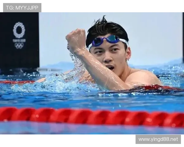 汪顺训练里一本正经，出场拎着名牌袋和车钥匙，我笑瘫了